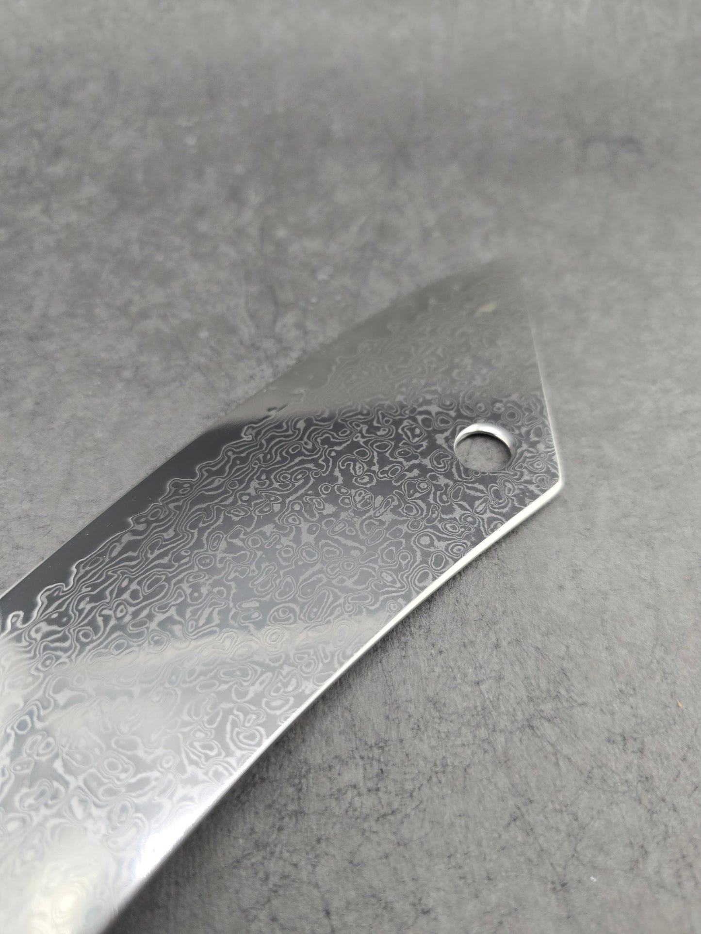 YUGEN! CUCHILLO DE CARNICERO 8.5" Acero de Damasco